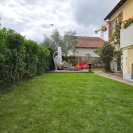 Beau Avec Jardin. Deauville